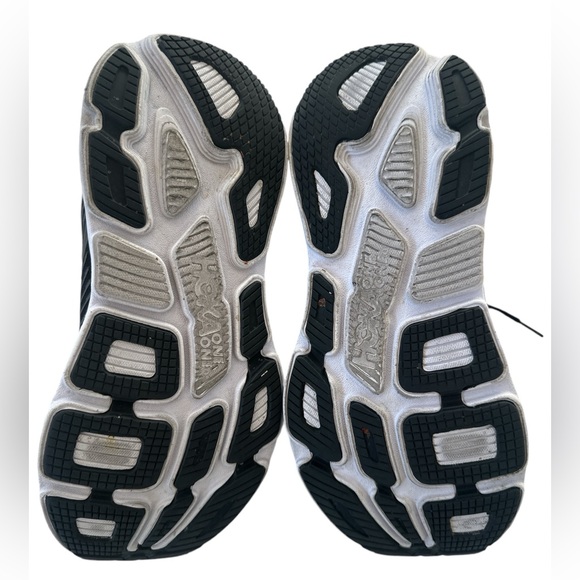 Hoka One One Women’s Bondi 7 Black & White Running Shoes - Picture 13 of 15